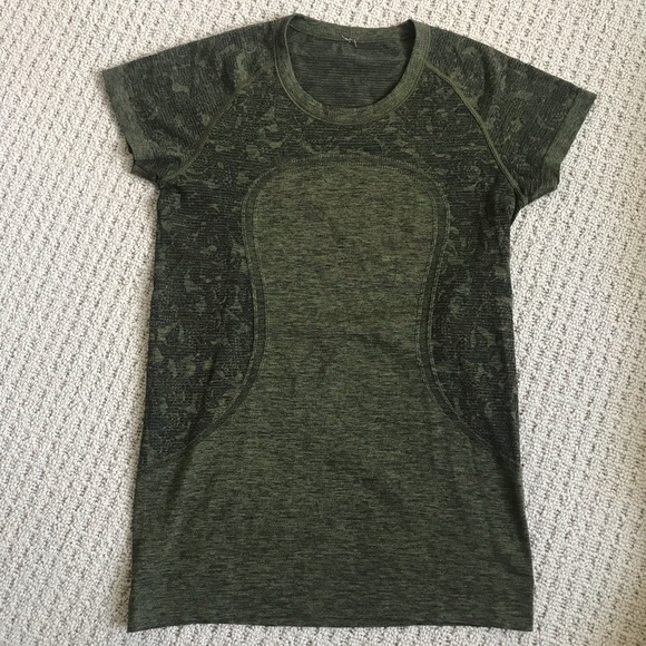 lululemon athletica Tops - Lululemon Short Sleeve